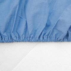Cearceaf de pat cu elastic, dimensiune 160x200 cm , potrivit pentru saltele cu inaltime maxima de 30 cm . material 100% bumbac , densitate 144tc, elastic la colturi  HR-SHEET160-BLU