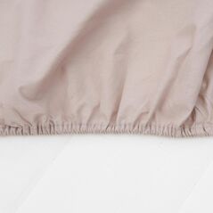 Cearceaf de pat cu elastic, dimensiune 180x200 cm , potrivit pentru saltele cu inaltime maxima de 30 cm . material 100% bumbac , densitate 144tc, elastic la colturi  HR-SHEET180-CRM