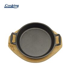 Tigaie servire fonta pura cu suport de lemn dia 20 cm, cooking by heinner,  Tigai si seturi | electropc.ro