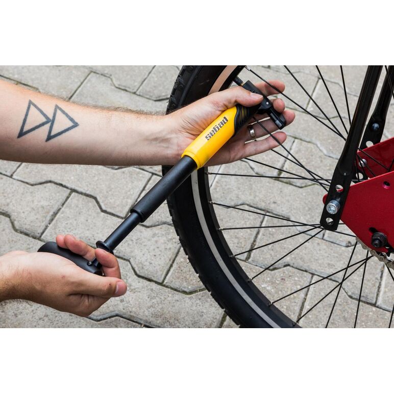 Pompa mini pegas plastic a805, galben,  Accesorii ciclism | electropc.ro
