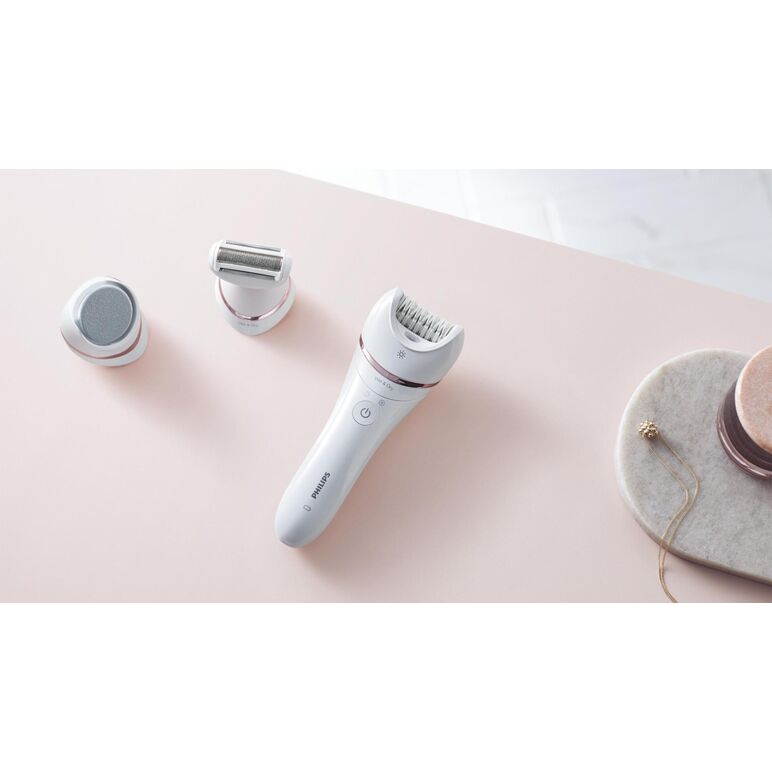 Epilator umed si uscat philips seria 8000 bre730/10, 7 accesorii, 32 pensete, utilizare fara fir, 2 setari viteza, opti-light, discuri ceramice, argintiu, l x a x i (mm) 65x210x185,  Epilatoare | electropc.ro