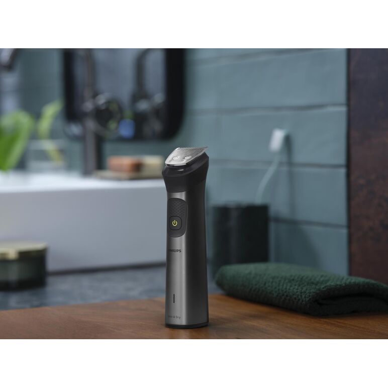 Aparat de tuns barba si parul philips 13 in 1 multigroom all in one mg7925/15, tehnologie beardsense, lame din otel cu auto-ascutire, 26 setari de lungime, rezistent la apa,  husa, negru / argintiu, l x a x i (mm) 70x160x230,  Aparate de tuns | electropc.ro