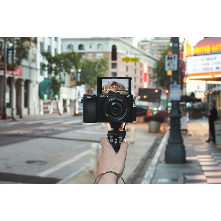 Sony α 6100 + 16-50mm. camera type: milc, megapixel (approx.): 24.2 mp, sensor type: cmos, maximum image resolution: 6000 x 40000 pixels. iso sensitivity (max): 32000. focal length range: 15 - 50 mm. fastest camera shutter speed: 1/4000 s. wi-fi. hd type:,  Aparate foto Mirrorless | electropc.ro